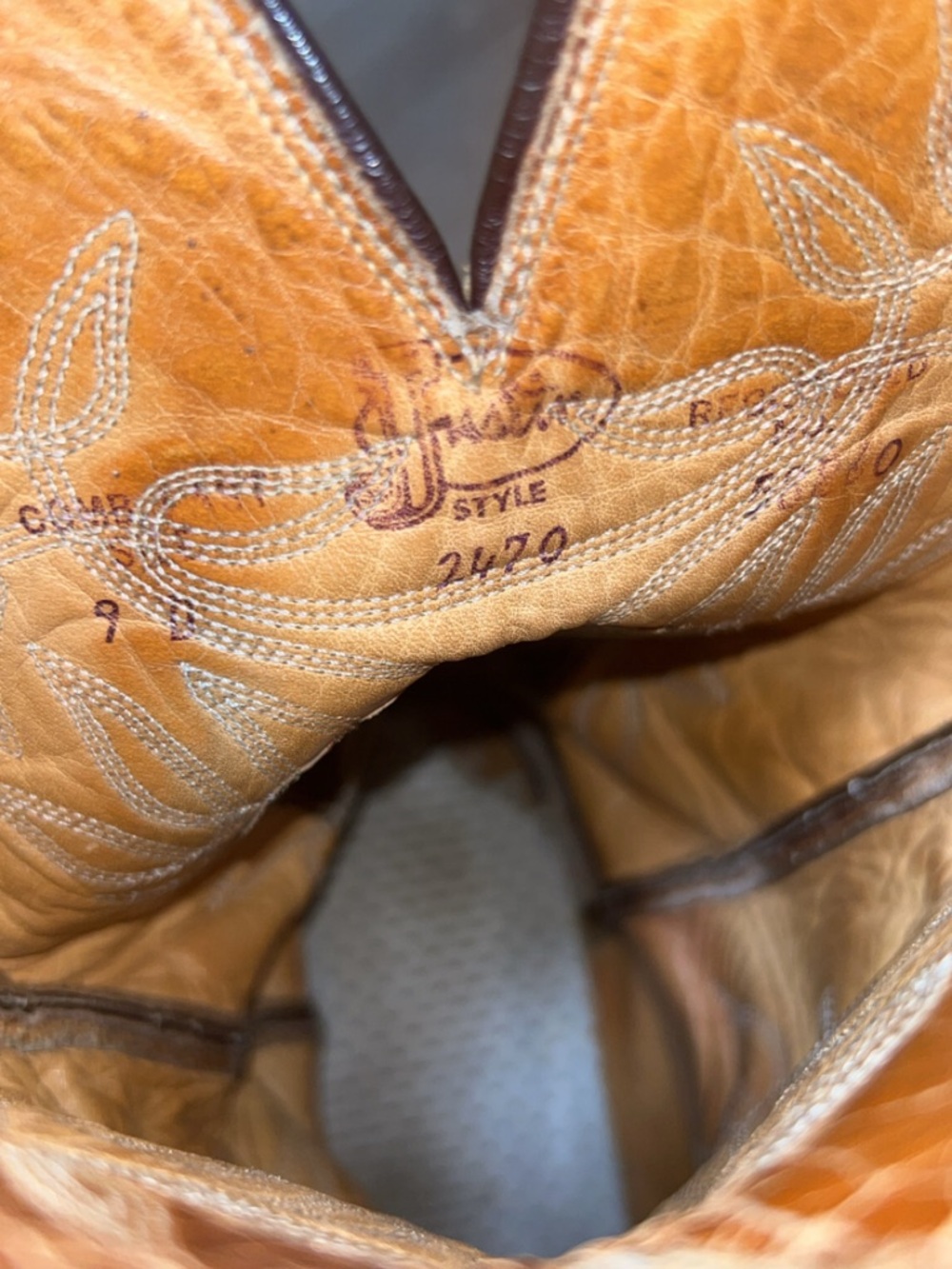 Men’s Justin Boots Two-Tone Brown and Tan Western Cowboy Boots - Picture 12 of 12